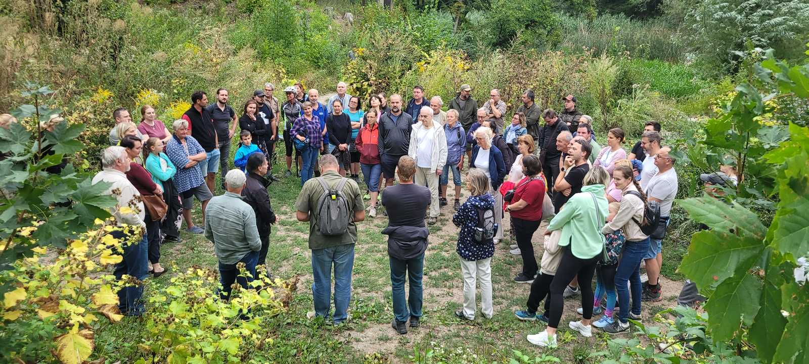 Účastníci komentované prohlídky Zaječího potoka
